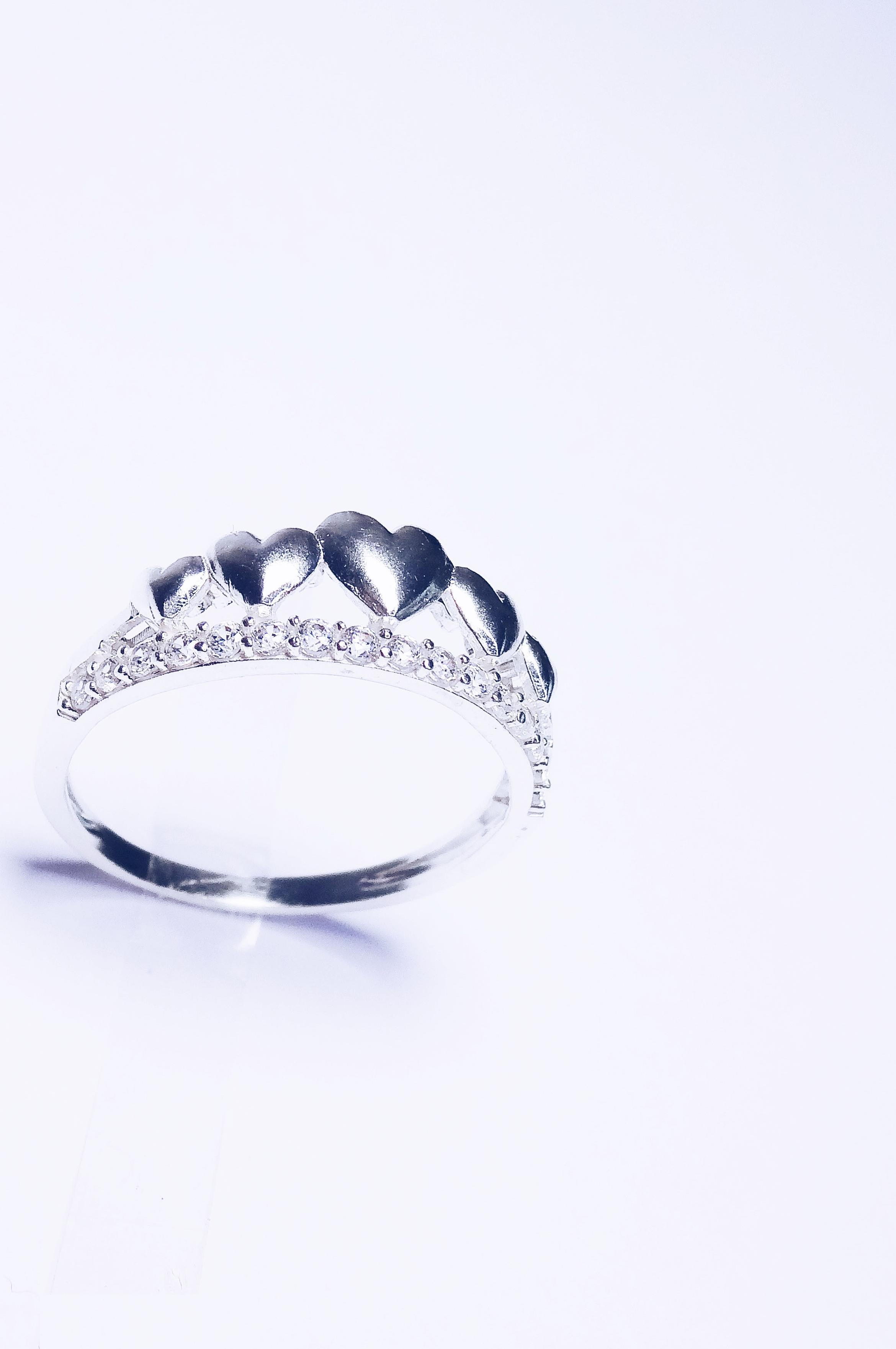 KEELY VALDA Trang sức nhẫn Line Heart Diamond Lux