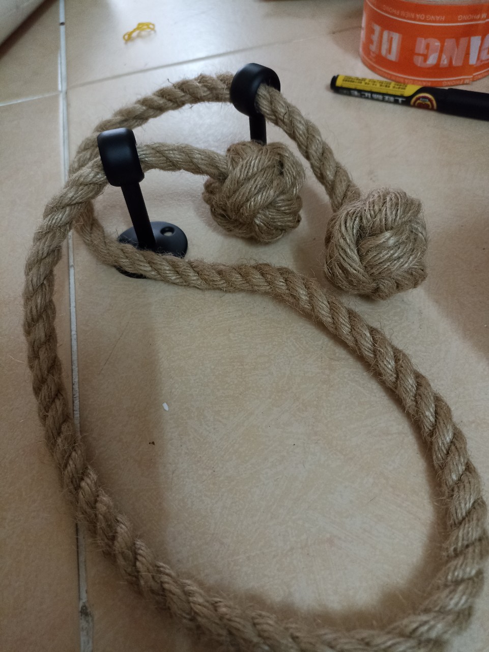 1 bộ Dây treo khăn áo trang trí độc lạ