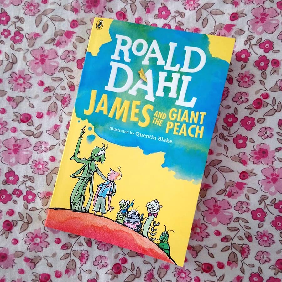 James and the Giant Peach (Roald Dahl, Illustrated by Quentin Blake)