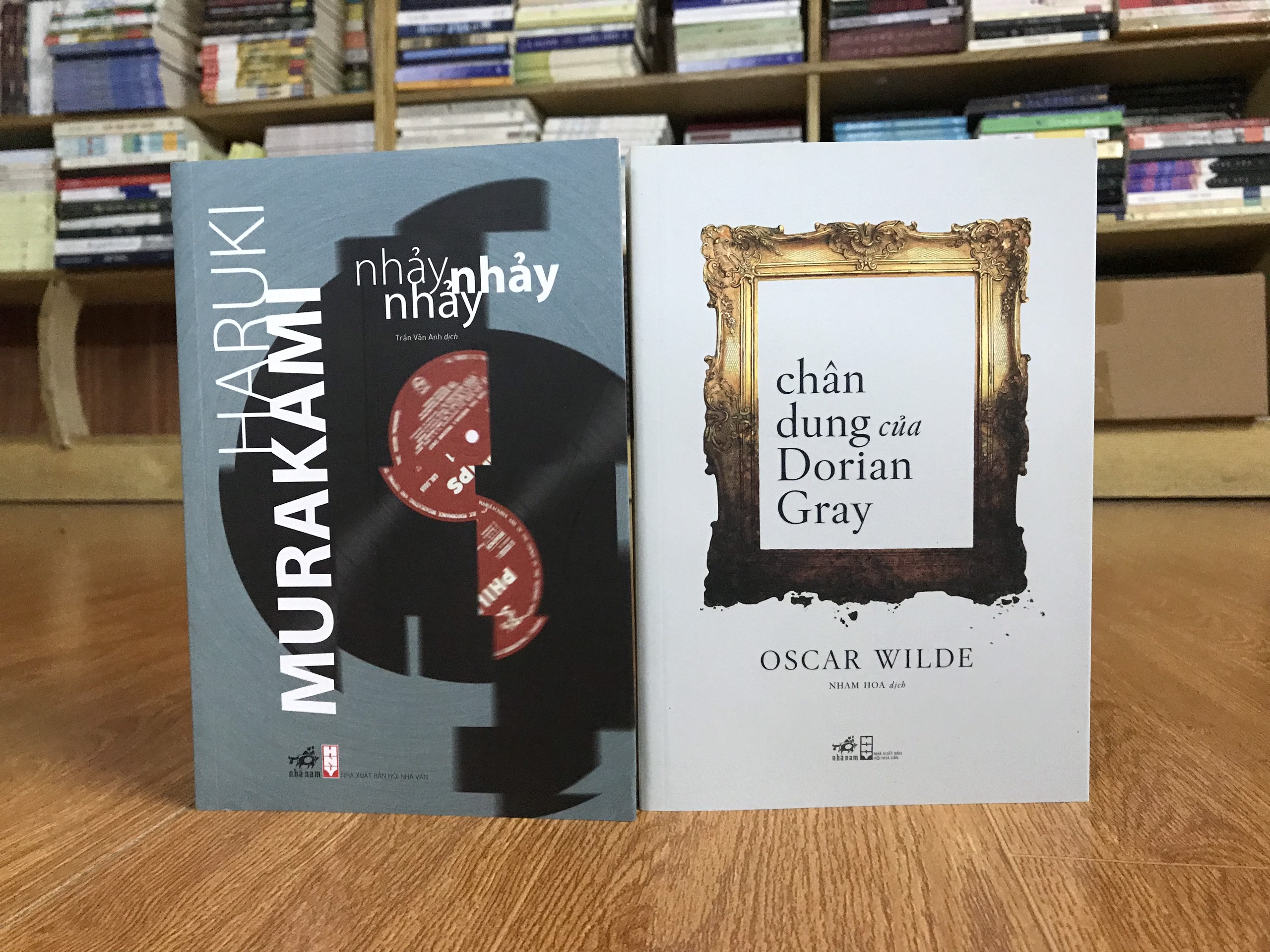 Combo sách hay: Nhảy nhảy nhảy + Chân dung Dorian Gray (tặng kèm bookmark)