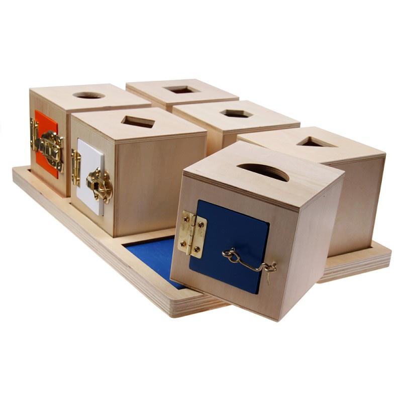 Bộ 6 hộp khóa có đồ vật và khay - Lock Box with objects and tray