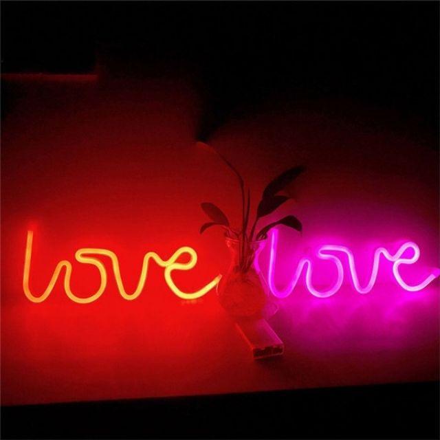 Đèn Led Neon LoVe Lãng Mạn Trang Trí Phòng