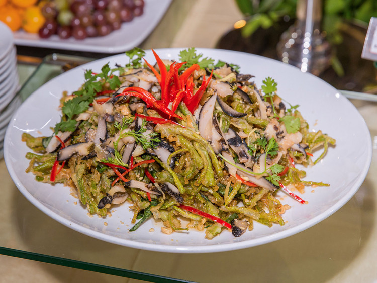 Buffet cuá»i tuần á»c và hải sản tại Khách sạn Sà i Gòn