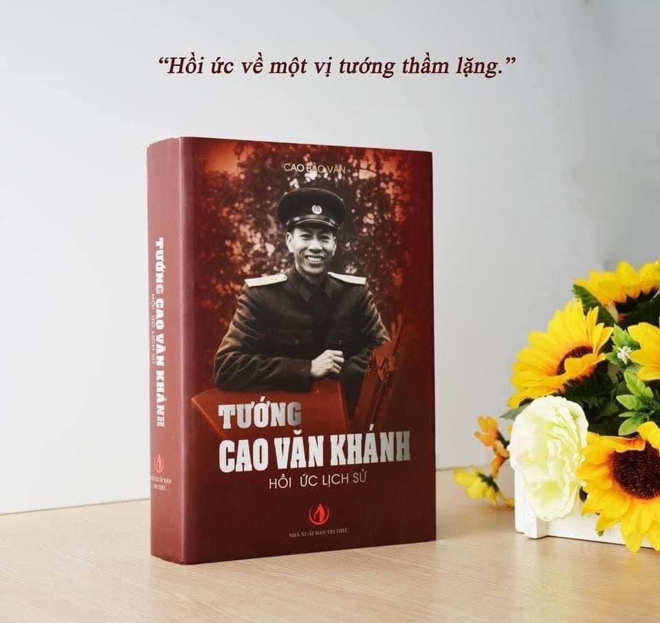 Tướng Cao Văn Khánh - Hồi Ức Lịch Sử (Bìa Cứng)