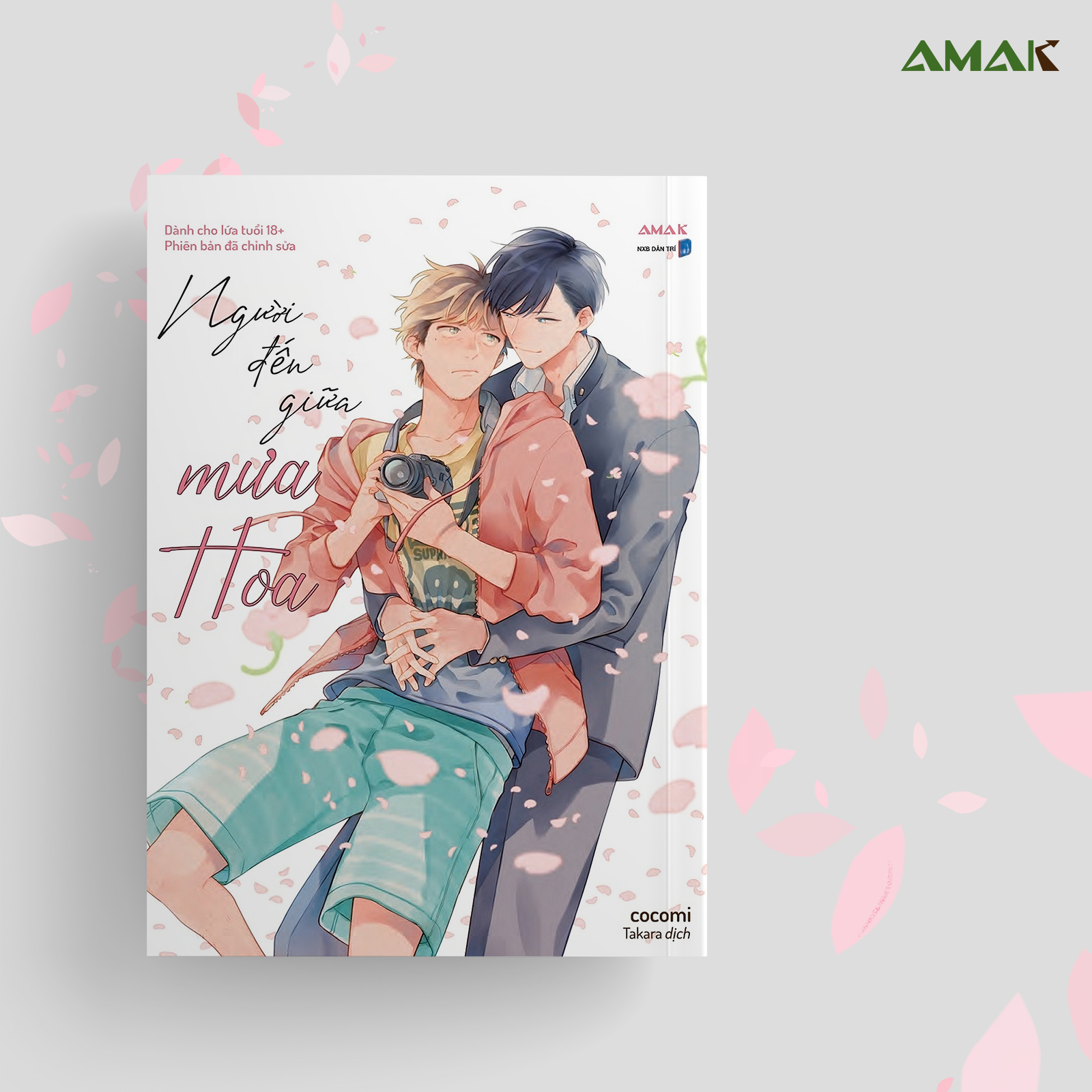 Người Đến Giữa Mưa Hoa - Amakbooks