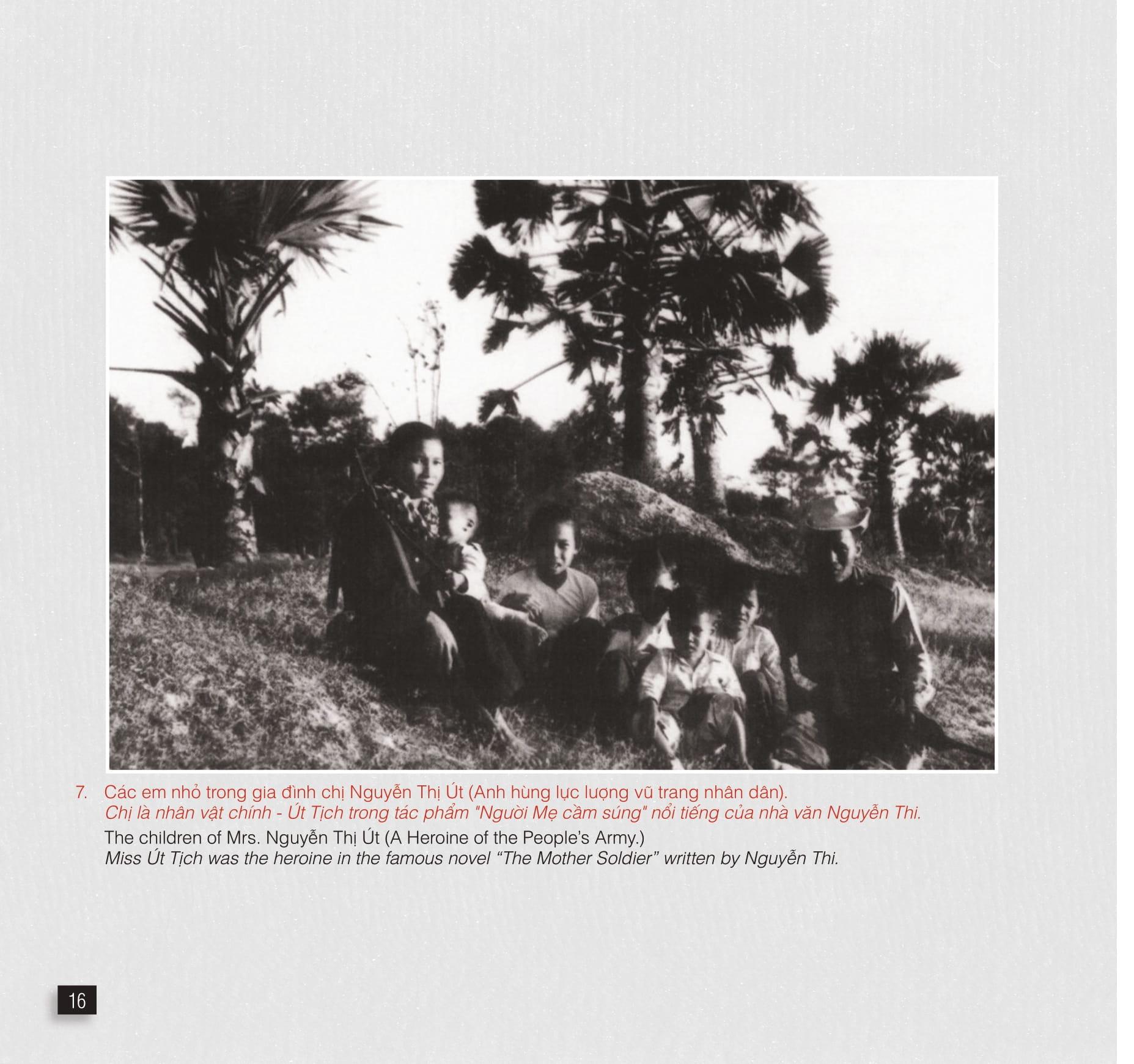 Sách - Trẻ Em Thời Chiến - Children At War