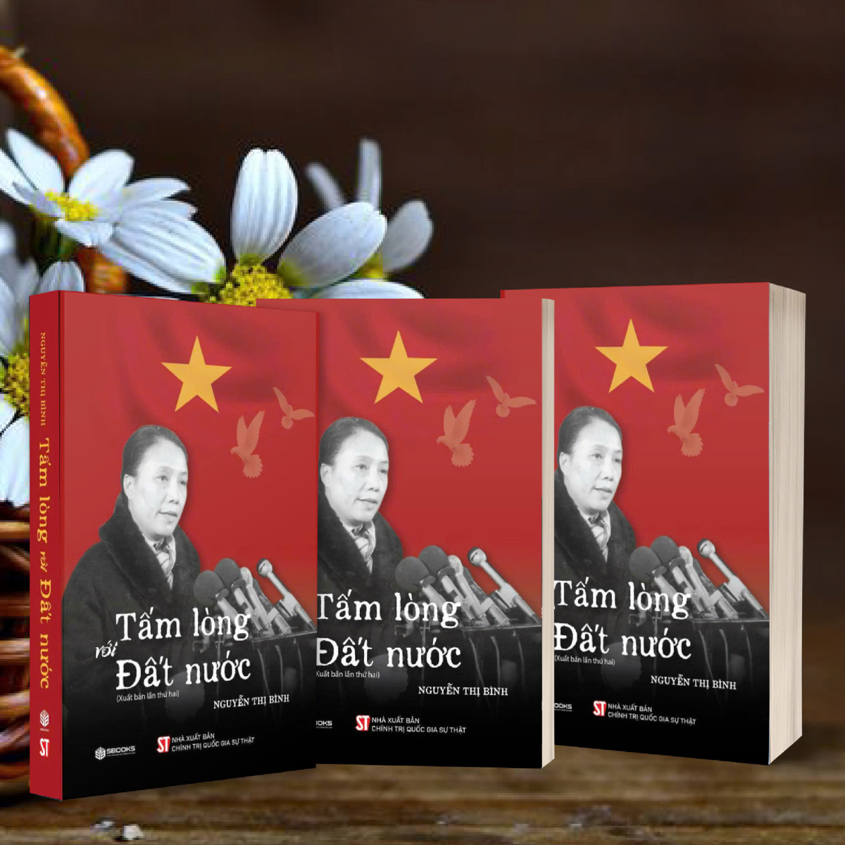 Sách - Tấm Lòng Với Đất Nước