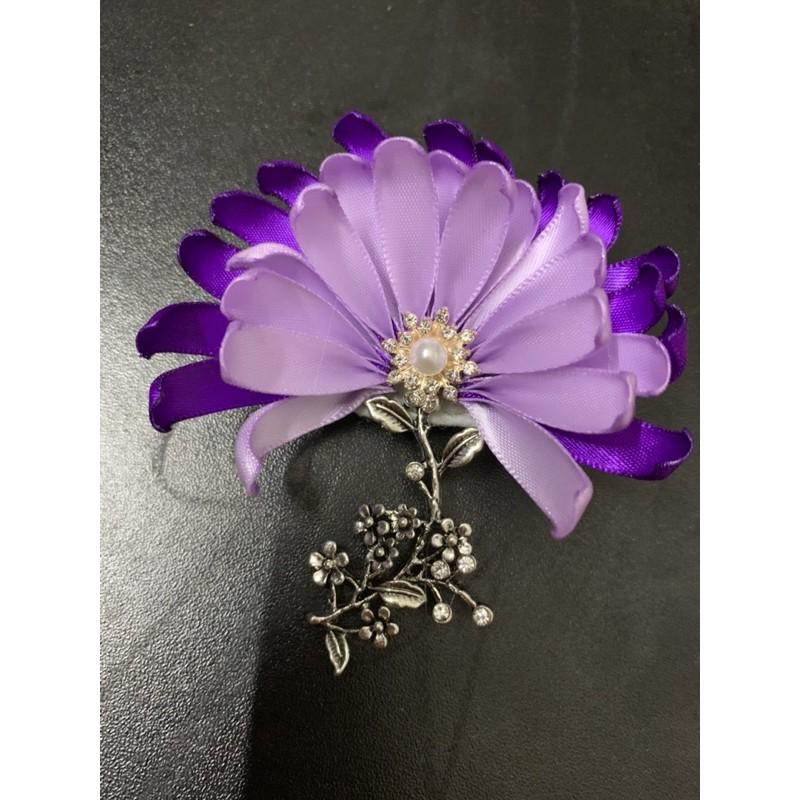 Hoa cài váy handmade kèm hộp