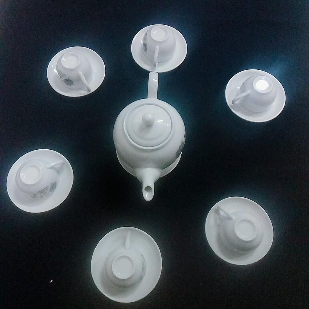 Bộ ấm chén in hoa hồng đen dung tích 500ml