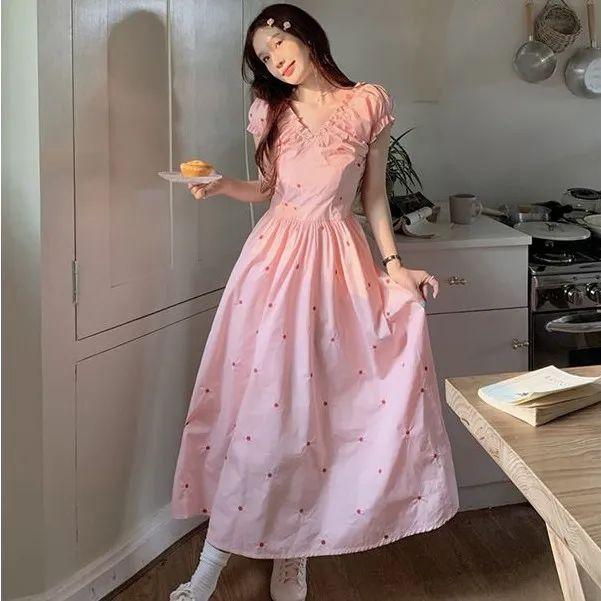 SHUANGYAN Váy ngắn tay nhẹ nhàng cho phụ nữ mùa hè 2023 ngọt ngào và cay thiết kế cảm giác V-neck nếp gấp thắt lưng váy dài