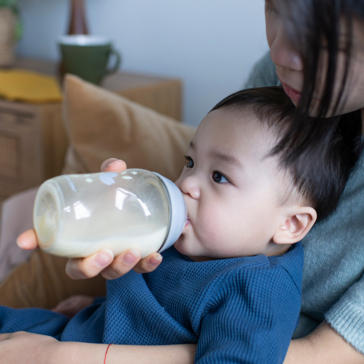 Bình Sữa PPSU Ty Siêu Mềm Tự Nhiên Tommee Tippee Natural Start (Bộ 1 Bình 260ml và 1 Bình 150ml)