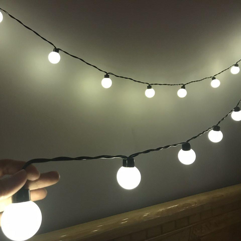 Đèn Trang Trí Cherry Ball Treo Ngoài Trời Dây Đen Màu Sáng Vàng