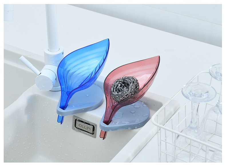 Dụng cụ để xà phồng có đế thiết kế chiếc lá lạ mắt