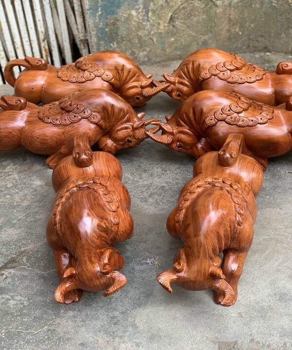 Cặp Tượng Gỗ Bò Tót