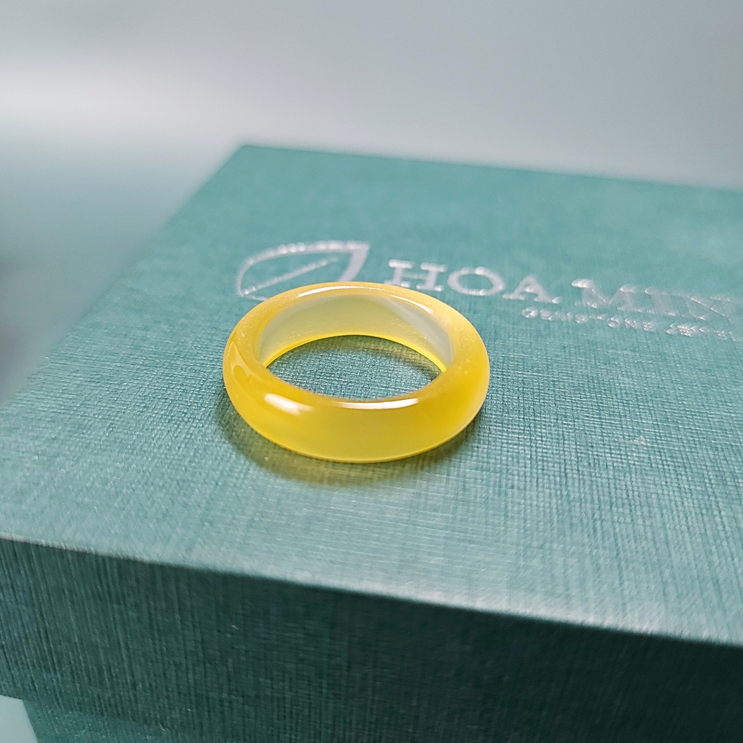 Nhẫn đá Mã Não vàng dày 5-6 li size 7, đường kính 17mm, hợp mệnh Thổ Kim