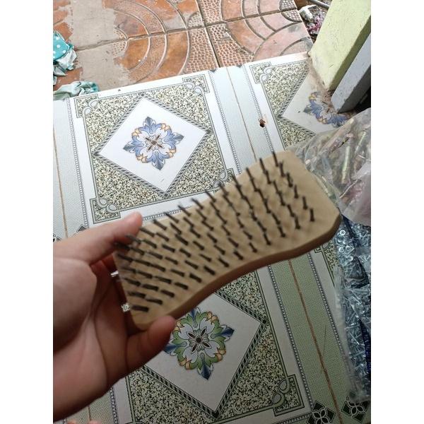 Bàn chải sắt