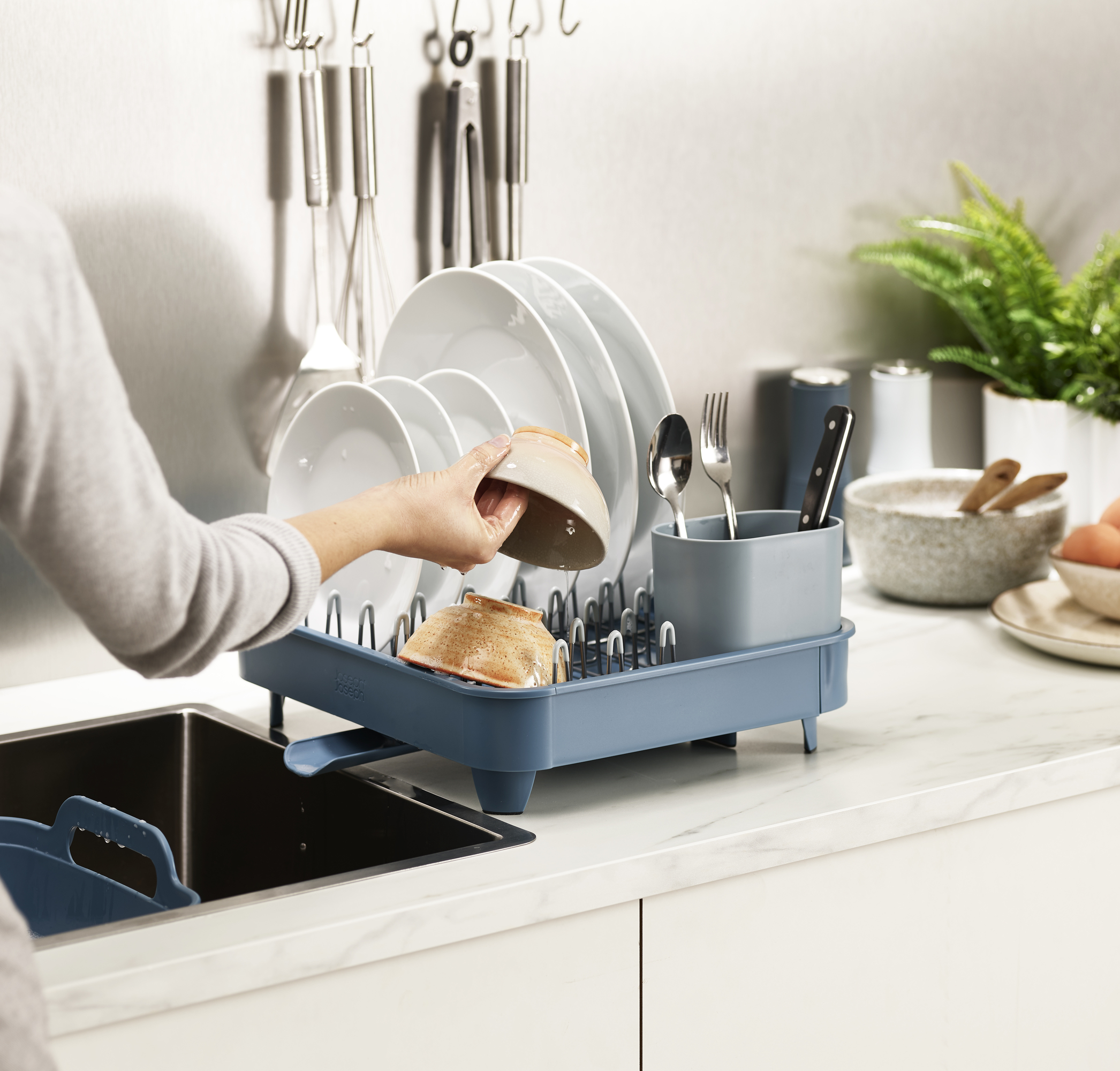 Kệ phơi tách chén Joseph Joseph 003123 - Extend Expandable Dish Drainer Editions Blue