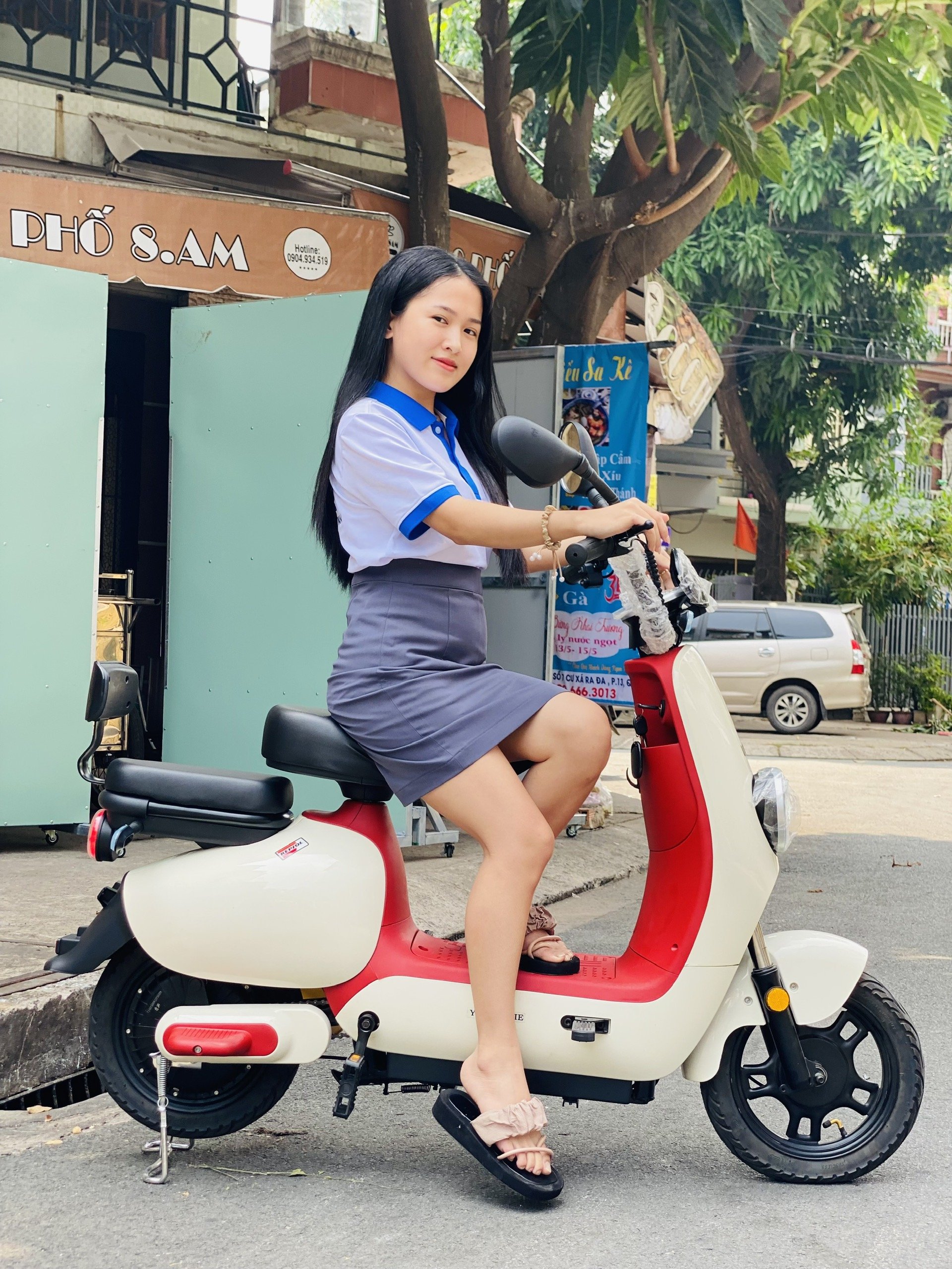 Xe Đạp Điện Q6S - Chắc Chắn Êm Ái Tải Trọng 180Kg Động Cơ 400W Không Màn Hình LCD Hiển Thị Vận Tốc, Quãng Đường Dung Lượng Pin, Hàng Nhập Khẩu