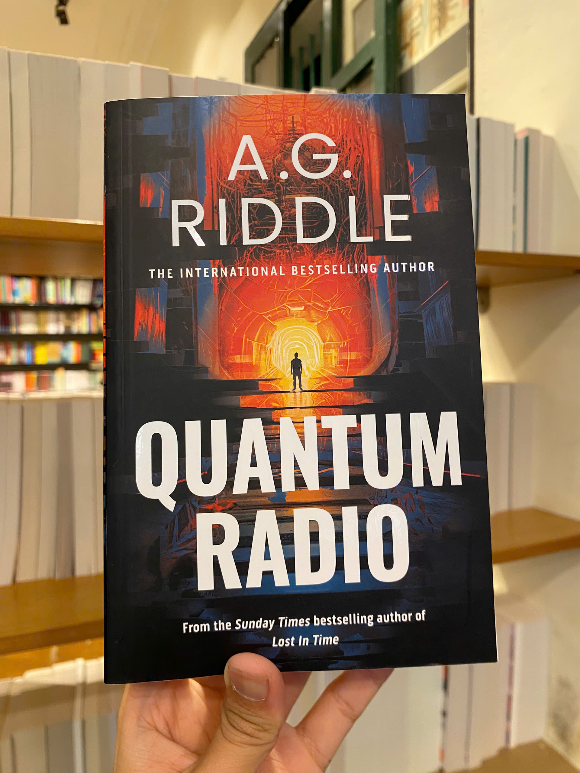 Sách - Quantum Radio by A.G. Riddle (International Bestselling Author) | Science Fiction Book