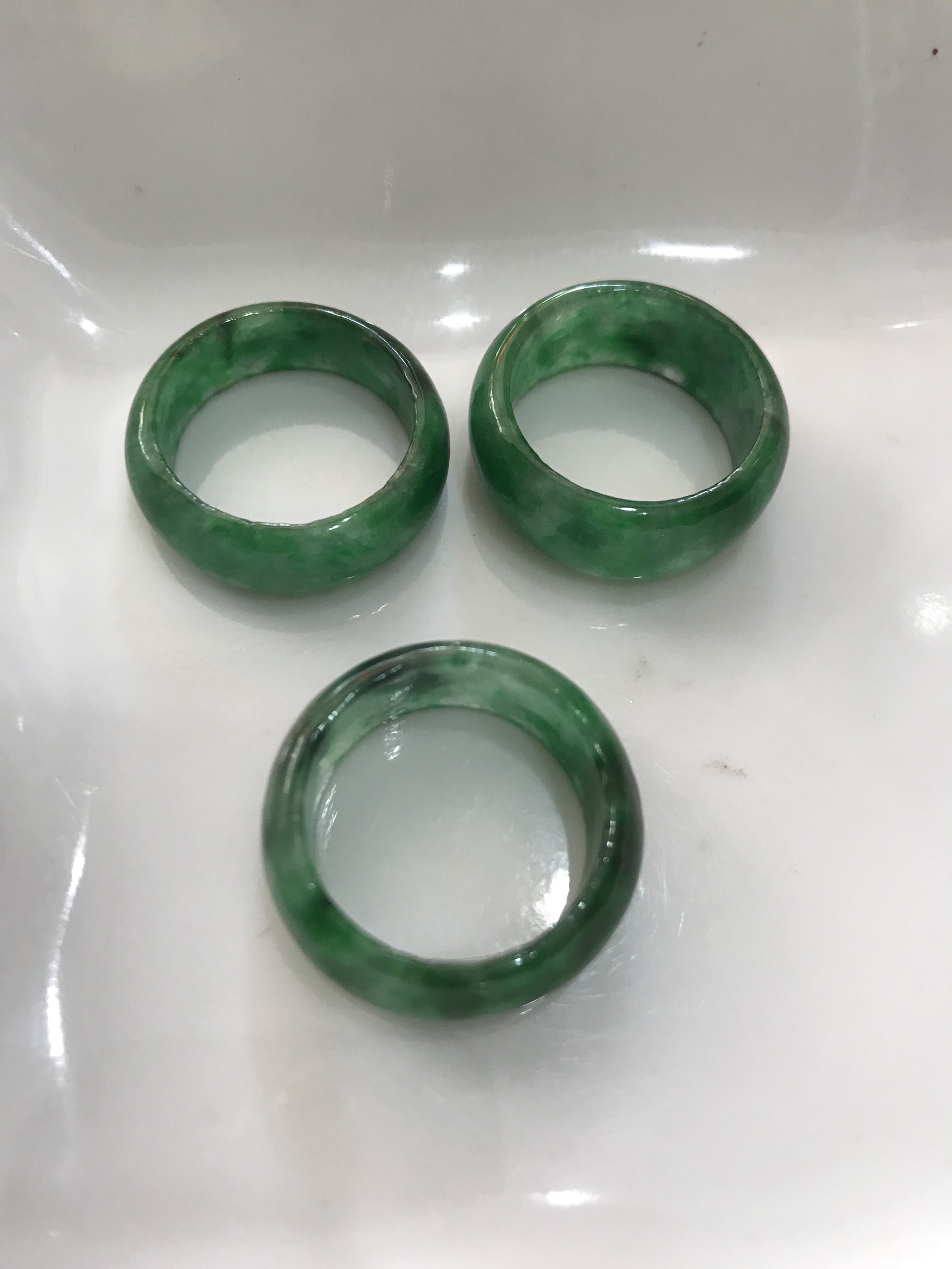 Nhẫn Nữ Đá Cẩm Thạch Xanh Đậm bóng đẹp Ni 18mm Cao 14mm Dầy 3mm ạ