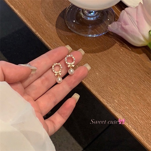 Khuyên tai tròn nơ đính ngọc tiểu thư