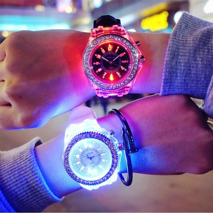Đồng hồ thời trang giới tính đèn LED phát sáng 7 màu cực đẹp