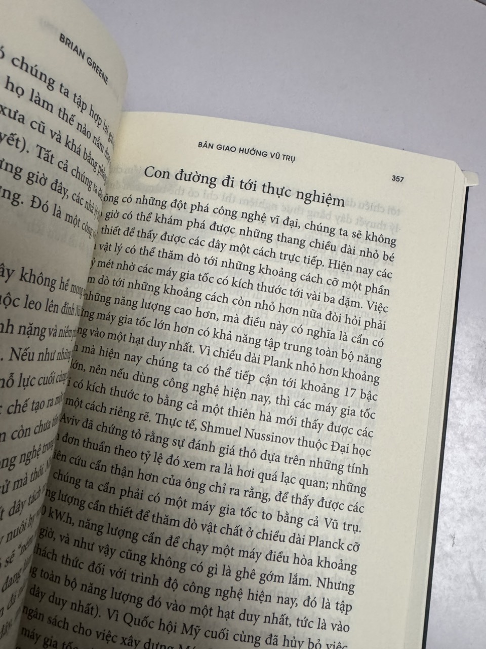 (Tái bản 2024) GIAI ĐIỆU DÂY VÀ BẢN GIAO HƯỞNG VŨ TRỤ – Brian Greene – Phạm Văn Thiều dịch – Nxb Trẻ