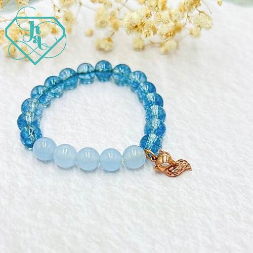 Vòng tay đá thạch anh đính charm vàng 14k