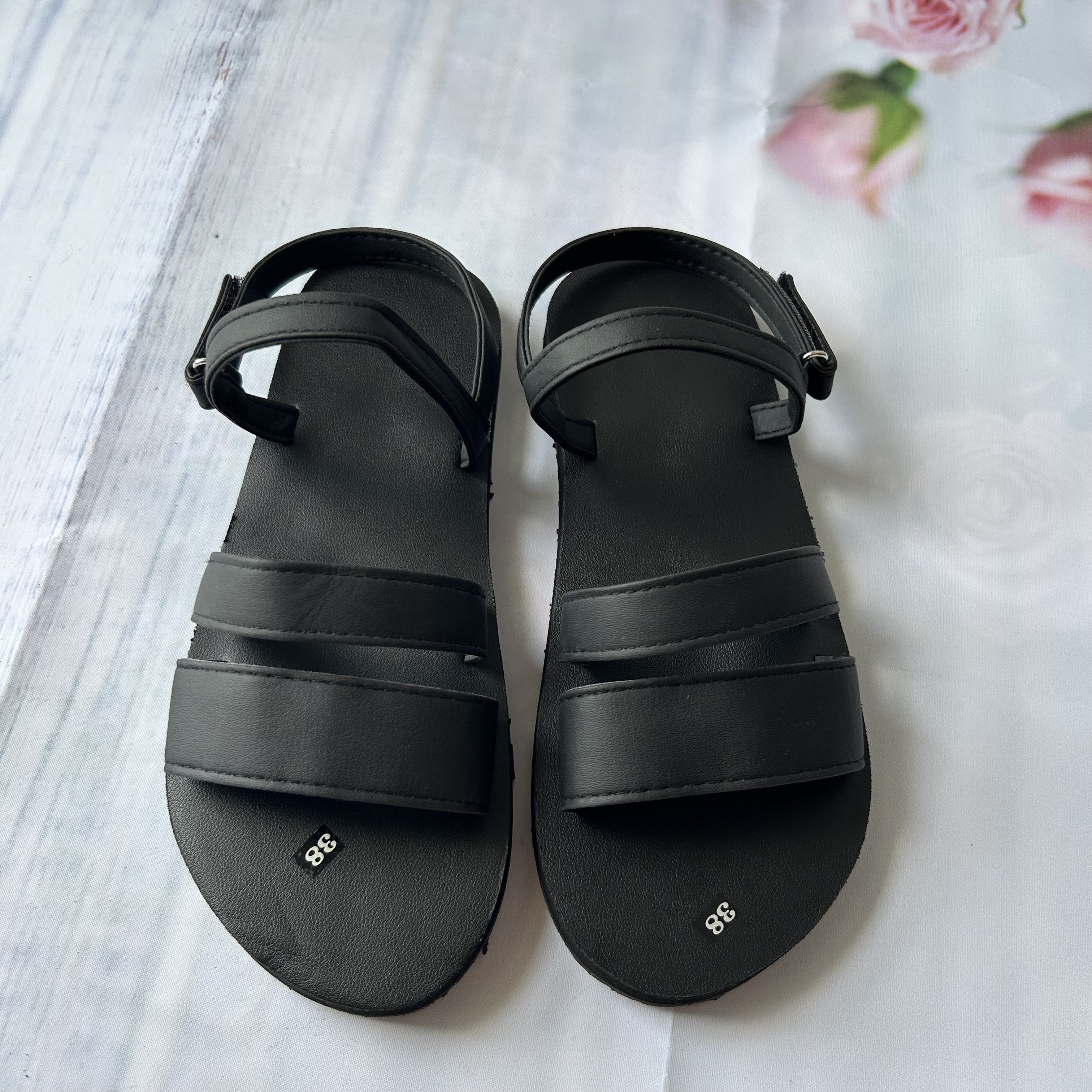 Dép sandal Nữ quai da mềm Đế bệt Cao Su ôm chân LYNA Sandal mã SD03