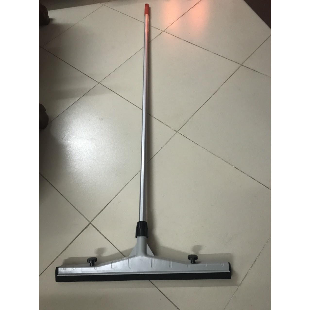 Cây gạt nước sàn nhà Klenco cán dài 1,42m, khung nhựa lưỡi mút cao su kép 55cm (thay thế được lưỡi), nhập khẩu chính hãng Klenco - Italia