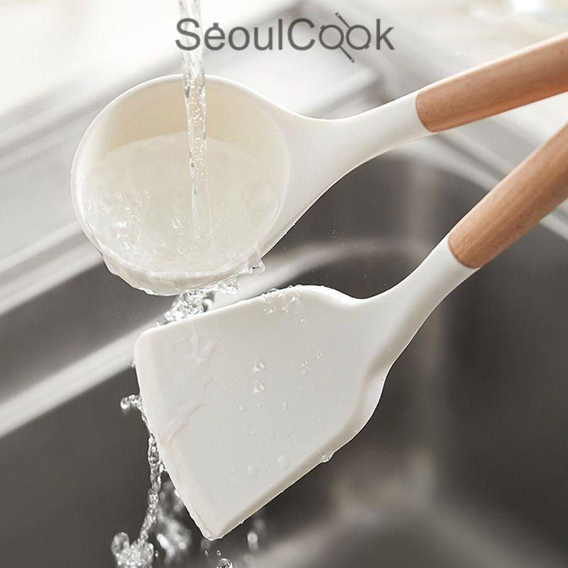 – Bộ 2 dụng cụ nấu ăn Vá/ Sạn/Xẻng có rãnh cán gỗ Seoulcook cao cấp, chống dính dùng cho nhà bếp