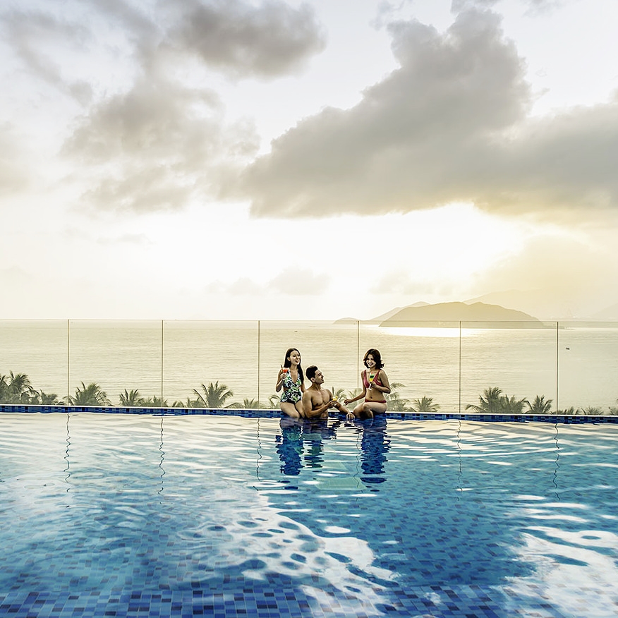 Gói 3N2Đ Vinpearl Condotel Beachfront 5* Nha Trang - Ưu Đãi Mùa Lễ Hội, Tặng Phiếu 1 Triệu Đồng, Nâng Cấp Hướng Biển, Lựa Chọn Tặng Trẻ Em, Bữa Ăn, Vui Chơi VinWonders