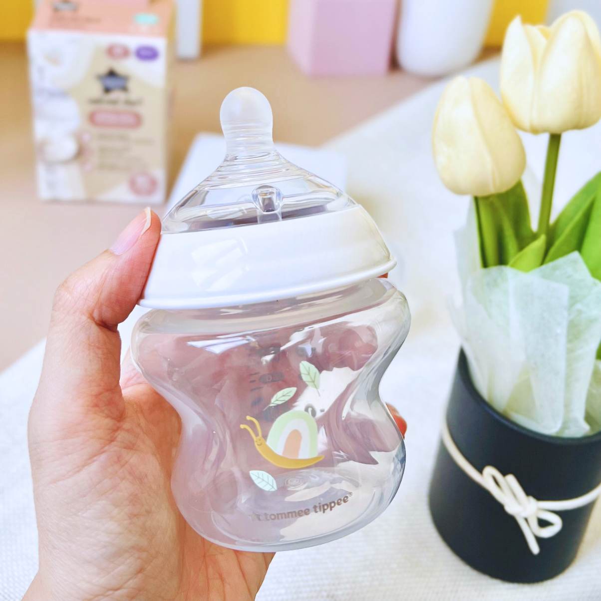 Bình Sữa PP Ty Siêu Mềm Tự Nhiên Tommee Tippee Natural Start 150ml, Núm Ty Của Bình 0-3 Tháng - Hoạ Tiết