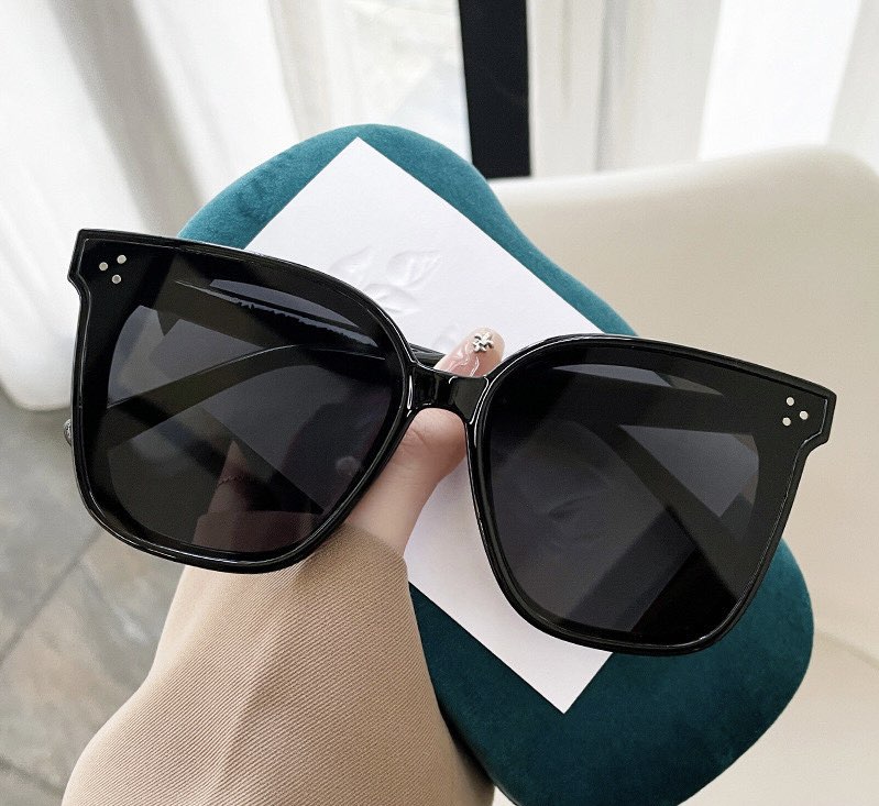 Kính râm Nam nữ Dáng Vuông Gọng Nhựa Chống nắng + Tặng phụ kiện thời trang