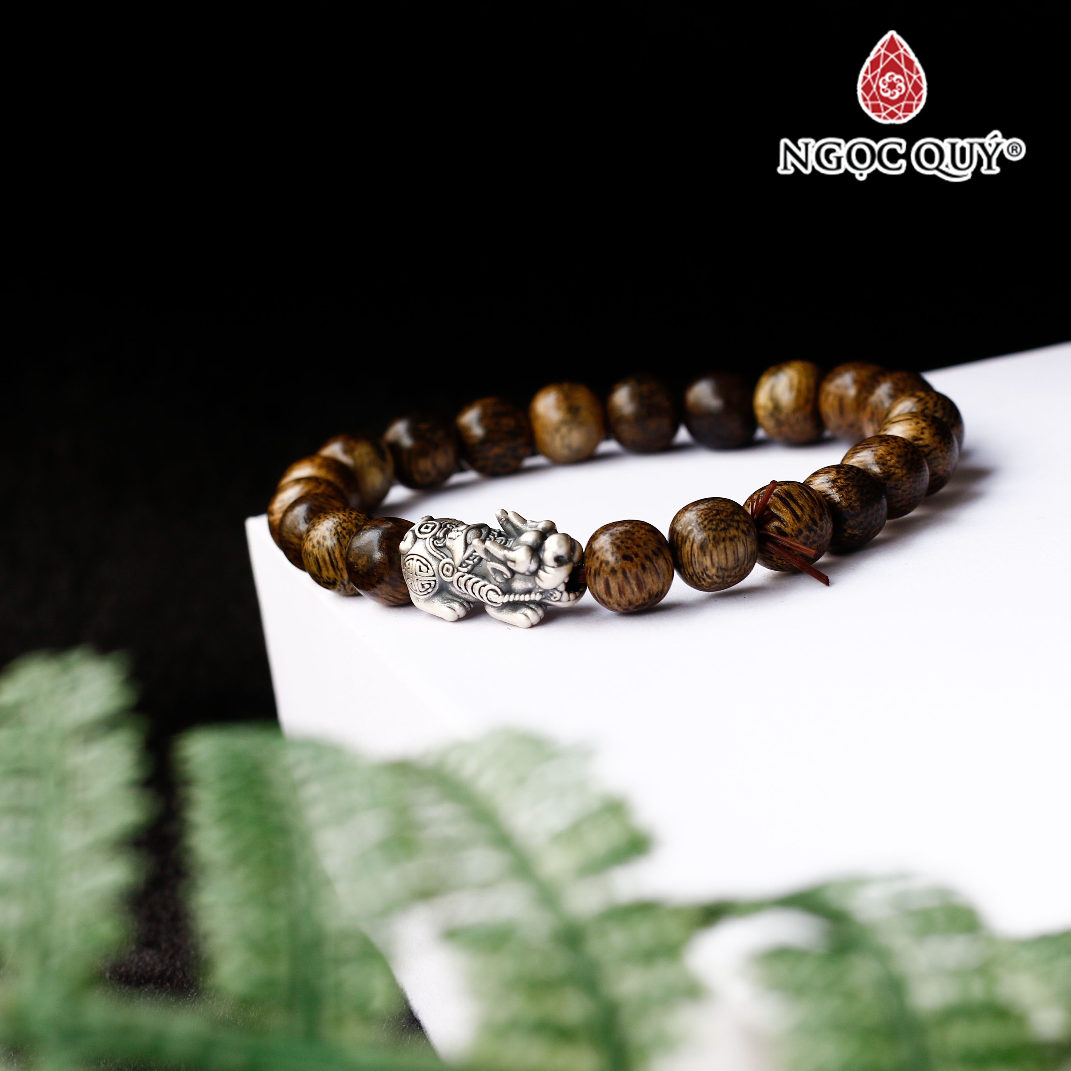 Vòng tay trầm tốc phối charm bạc tỳ hưu hạt 8mm - Ngọc Quý Gemstones