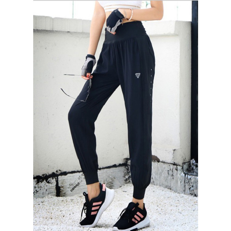 Quần Jogger nữ Louro QL102, mẫu quần unisex trẻ trung năng động, che khuyết điểm tốt, phù hợp mọi vóc dáng