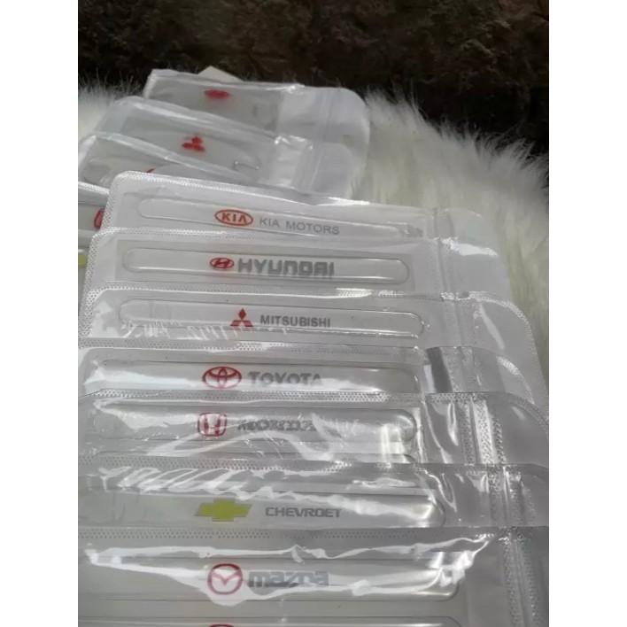 Bộ 8 Miếng dán Silicon chống xước hõm tay nắm cửa Ô tô, Miếng dán chống xước, làm từ chất liệu decal nylon trong suốt