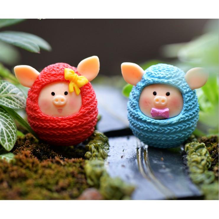 Mô hình đôi lợn mặc áo len cực cute để trang trí bonsai, tiểu cảnh