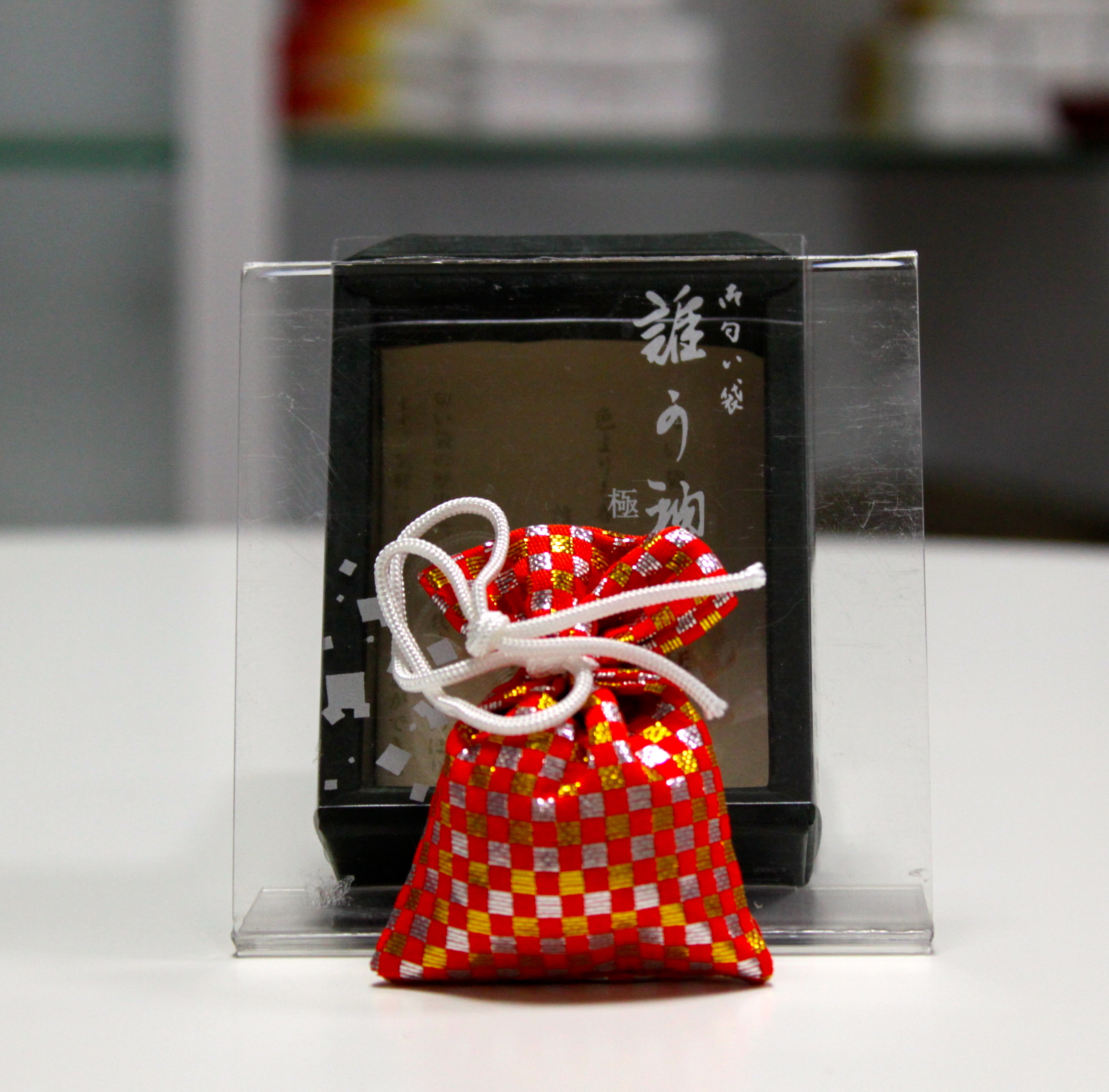 Túi thơm Gokuhin Shoyeido Nhật Bản làm từ thảo mộc dùng để treo xe ô tô, treo tủ quần áo, treo túi xách, để trong phòng giúp tạo hương thơm