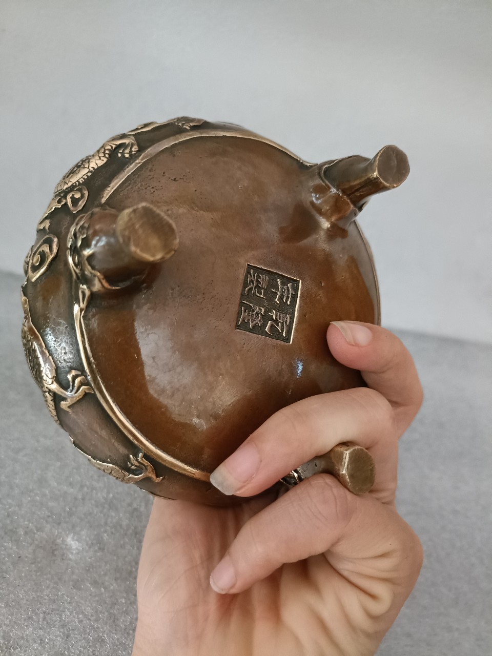 Lư hương đốt trầm, lư trầm hương họa tiết rồng