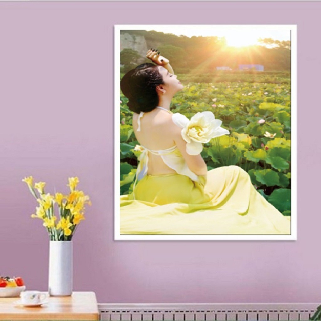 Tranh đính đá Thiếu Nữ Bên Sen 50x75cm chưa đính đá