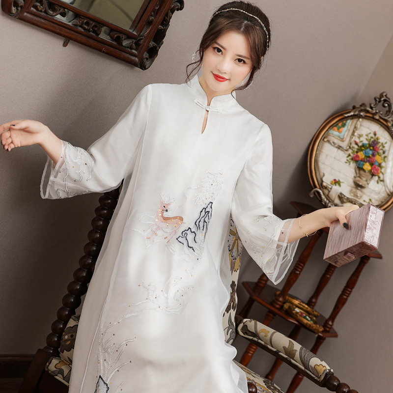 Đầm cách tân phong cách Trung Hoa