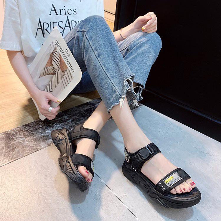 Giày Sandal Nữ MWC Đế Cao Quai Ngang Khóa Bấm Màu Đen Kem NUSD- 2777