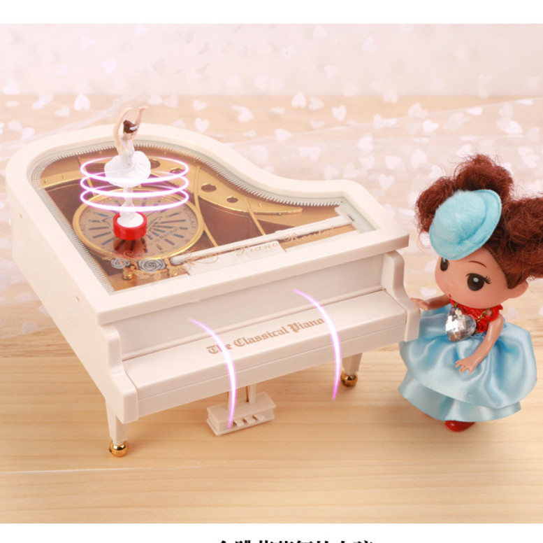 Hộp phát nhạc piano với vũ công múa bale