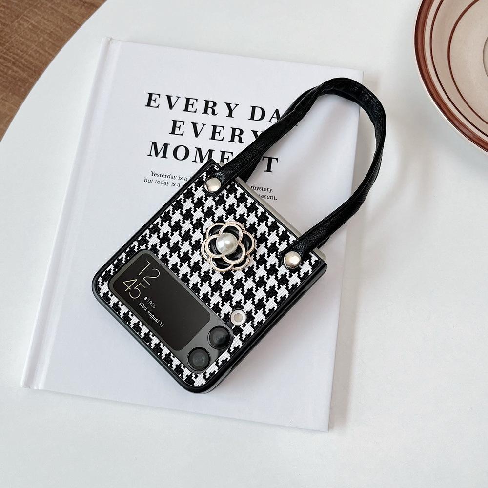 Ốp Lưng Cho Samsung Z Flip 4 Cao Cấp Họa Tiết Houndstooth Có Dây Da Xỏ Tay - BUM STORE GALAXY CASE