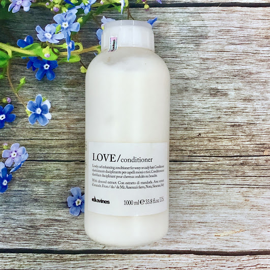 Dầu xả cho tóc uốn xoăn Davines Love Curl Conditioner 1000ml