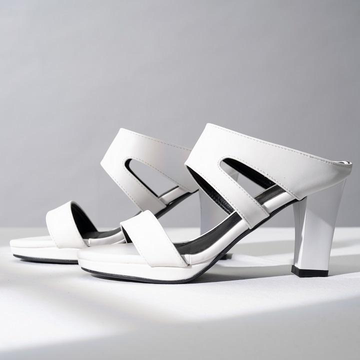 Giày sandal nữ cao gót 7 phân hai màu đen trắng hàng hiệu rosata ro336