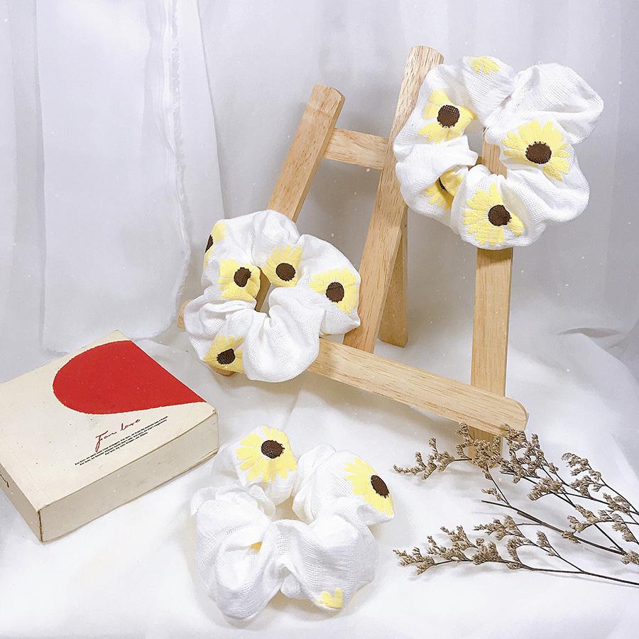 Combo 3 dây buộc tóc Scrunchies hoa trắng vàng