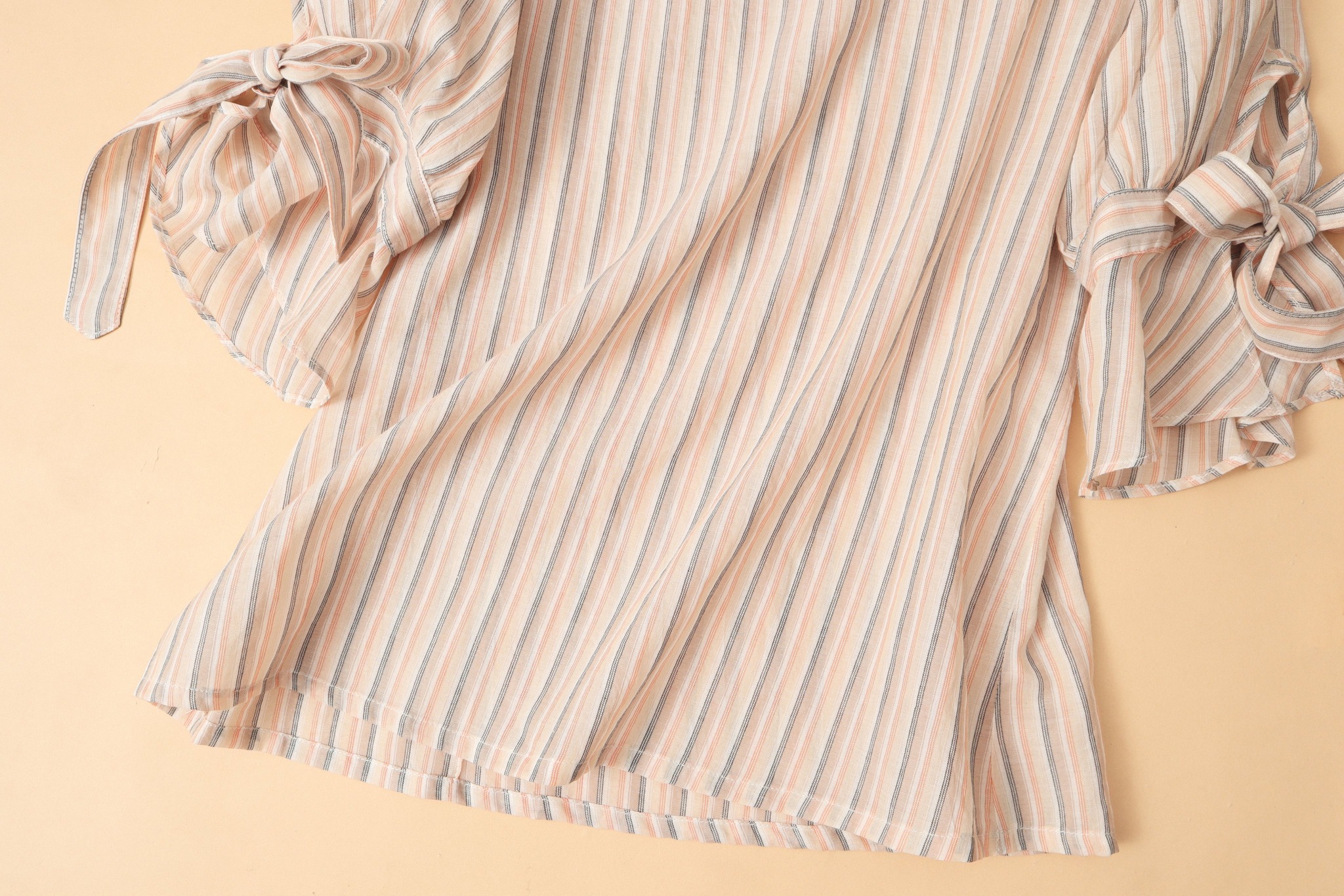 Áo KACHISA cổ tròn cotton sọc phối nơ tay