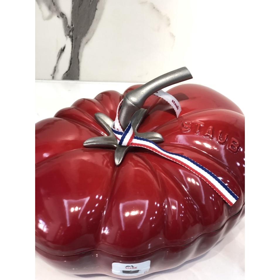 NỒI GANG ĐÚC STAUB CÀ CHUA ĐỎ ANH ĐÀO 25CM - Hàng Chính Hãng